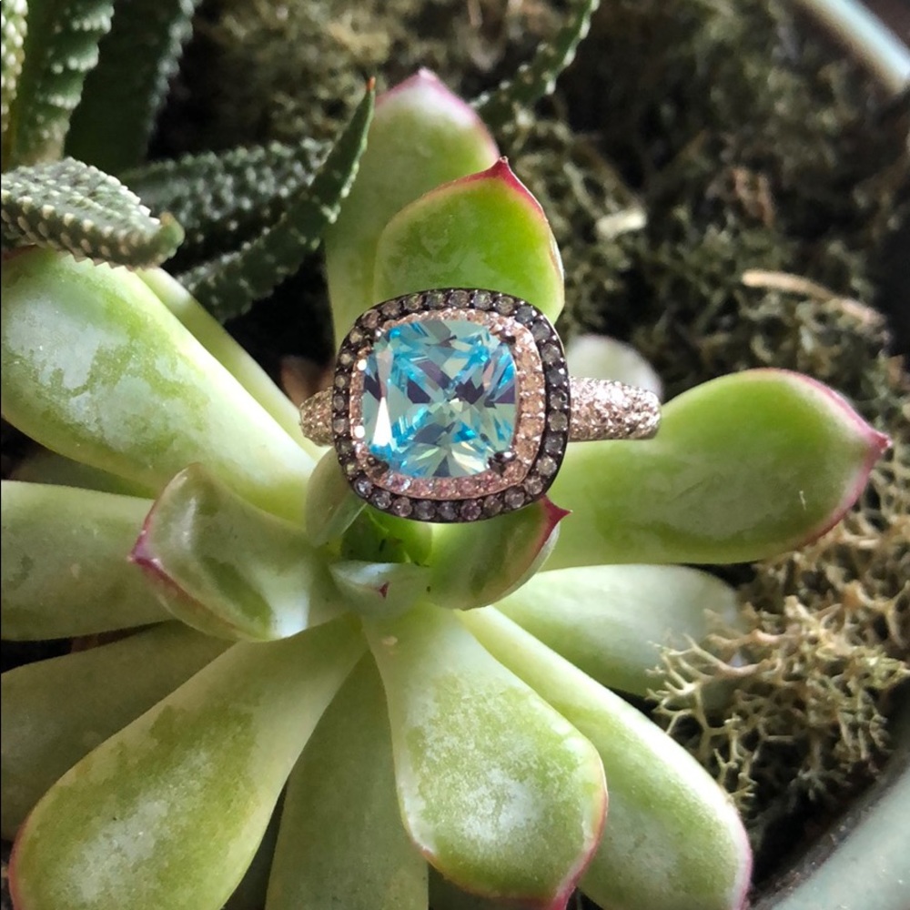 New sterling silver ring with blue accent